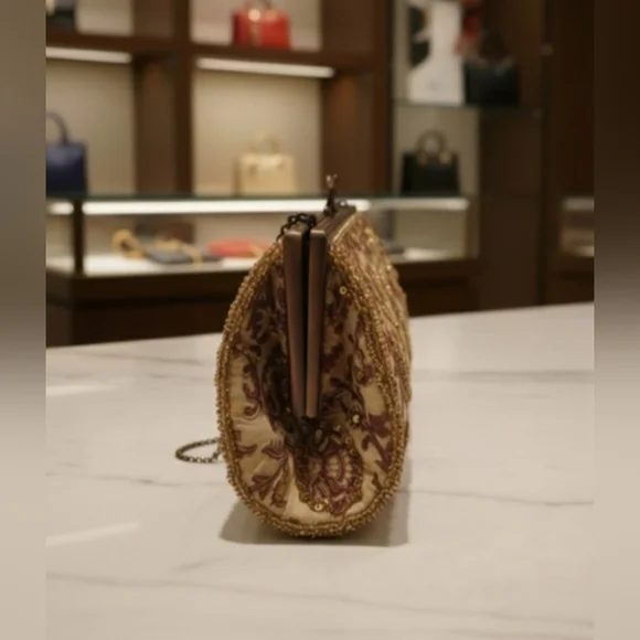 Vintage-Inspired Beaded & Sequined Kisslock Clutch NWOT - Picture 3 of 5